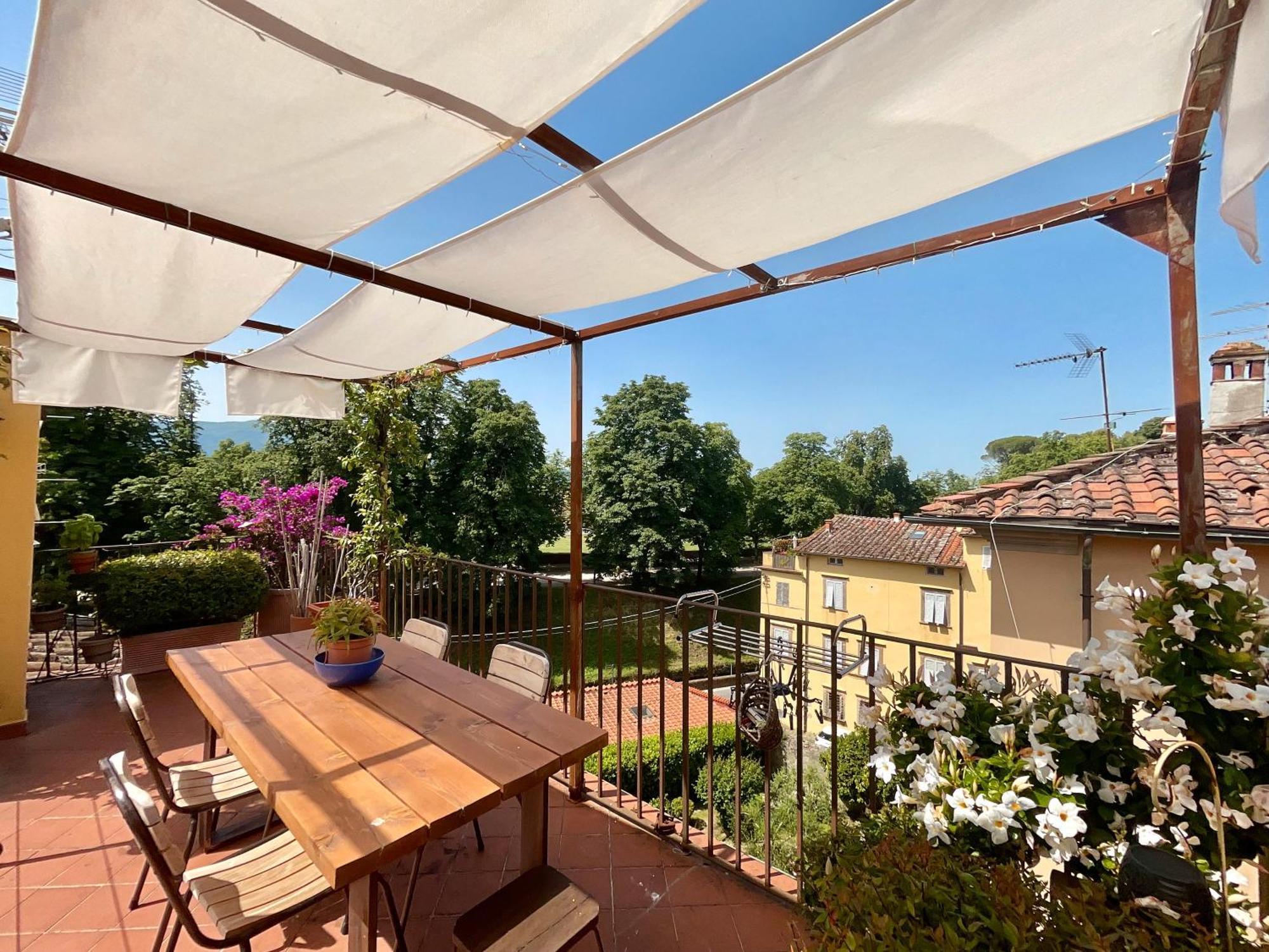 La Terrazza Di Sofia Apartment Lucca Bagian luar foto